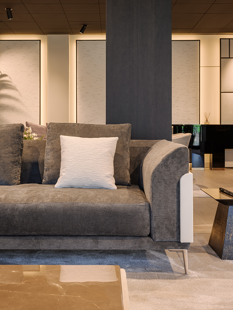 Inedito/Asnaghi showroom